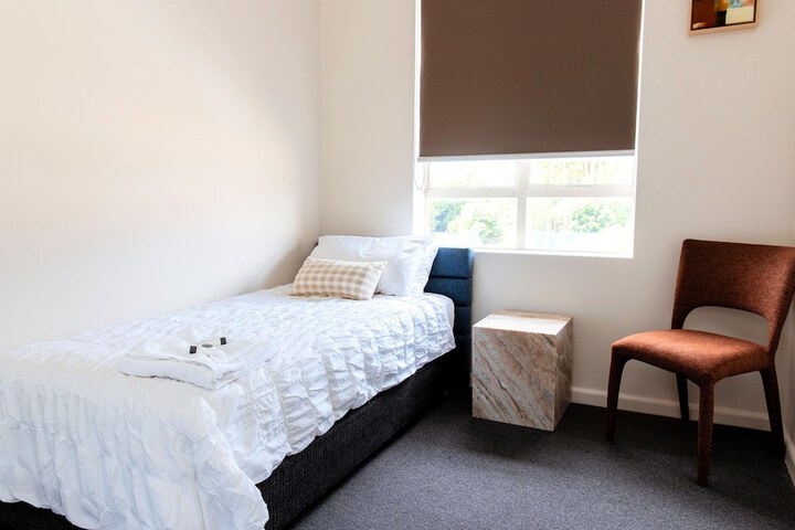 Room 4 of 15