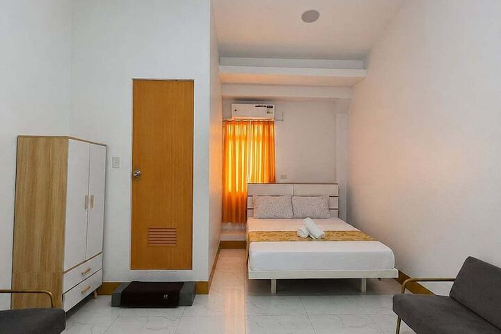 Room 10 of 20