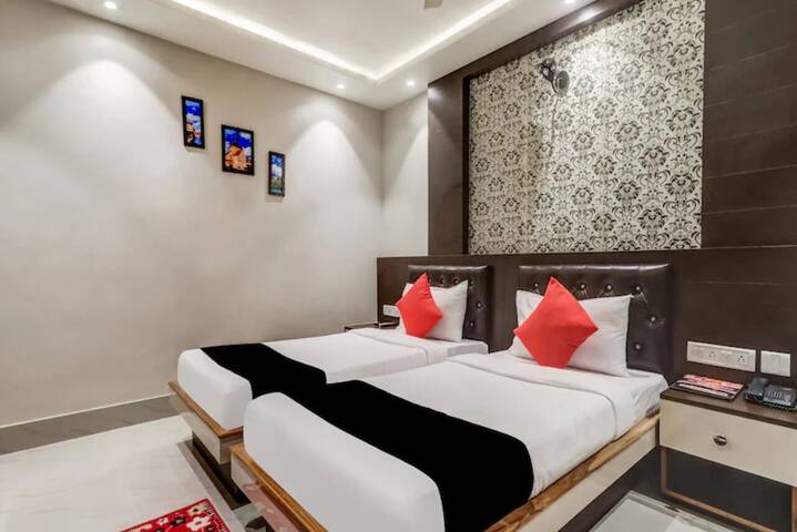 Room 8 of 21