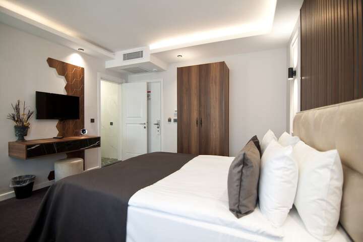 Room 40 of 76