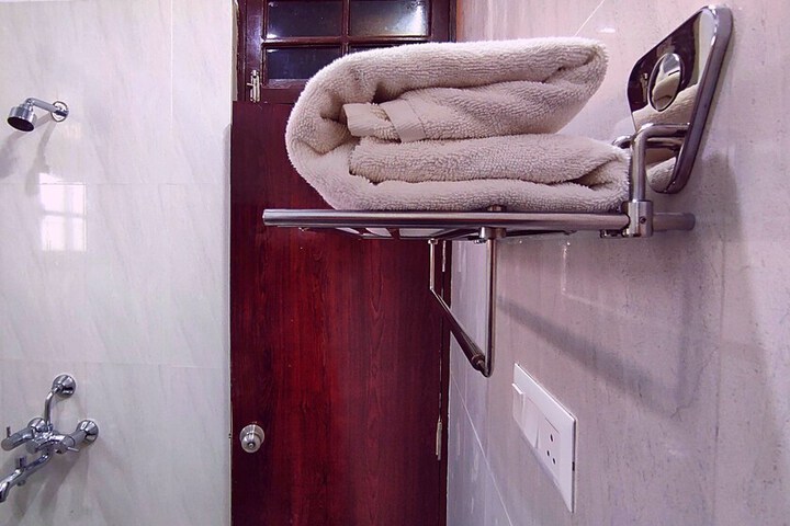 Room 30 of 49