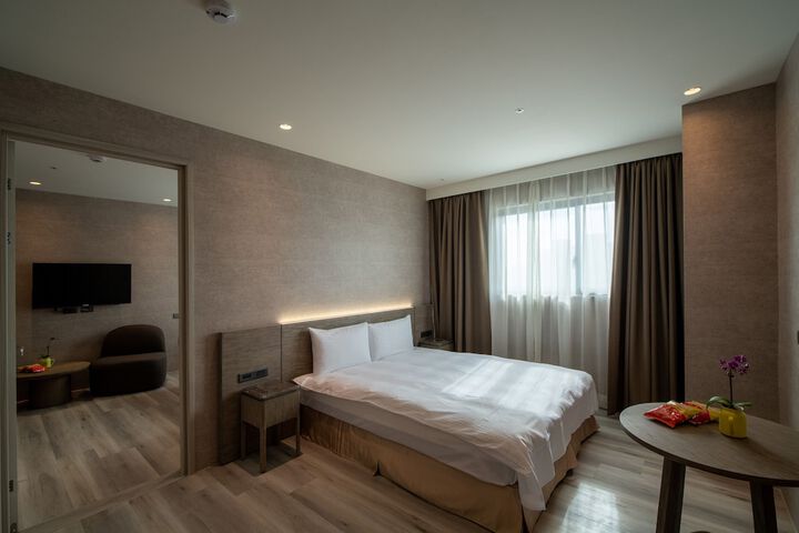 Room 7 of 61