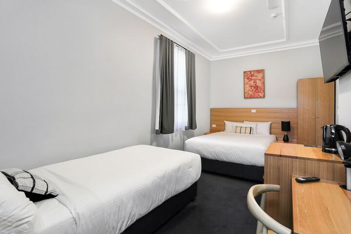 Room 4 of 48