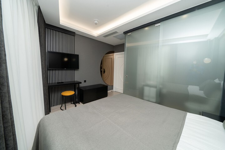 Room 20 of 38