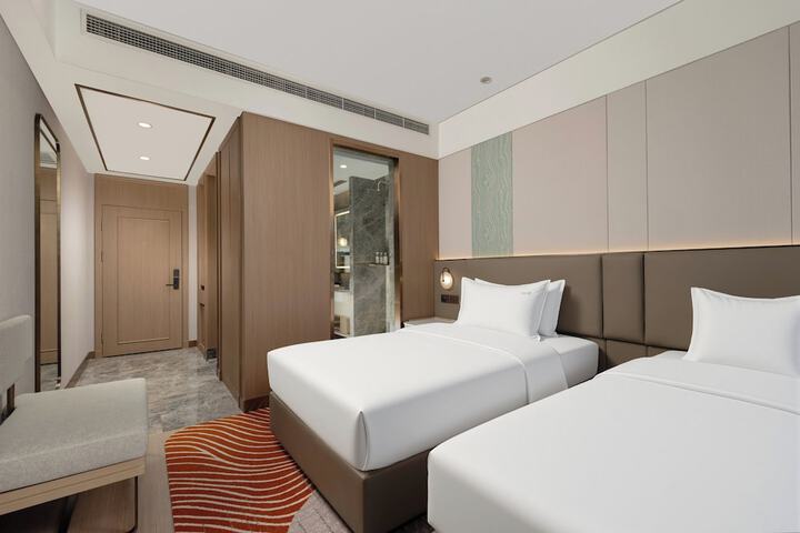 Room 2 of 87
