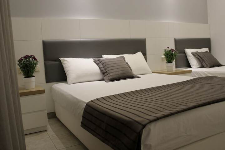 Room 9 of 37