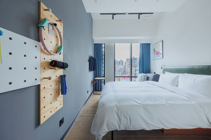 Room 9 of 31
