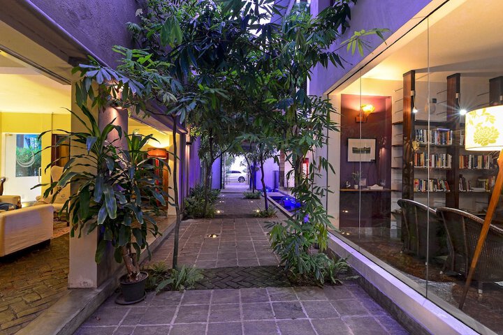 Guest Lobby