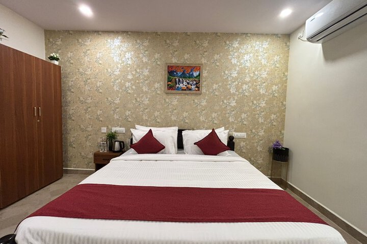 Room 8 of 15