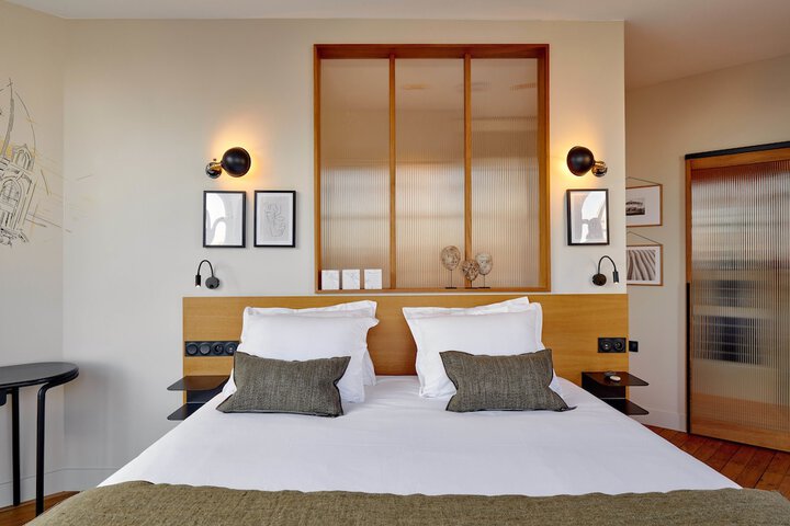 Room 2 of 39