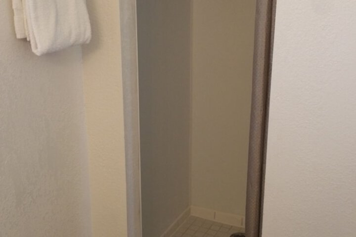 Room 7 of 37
