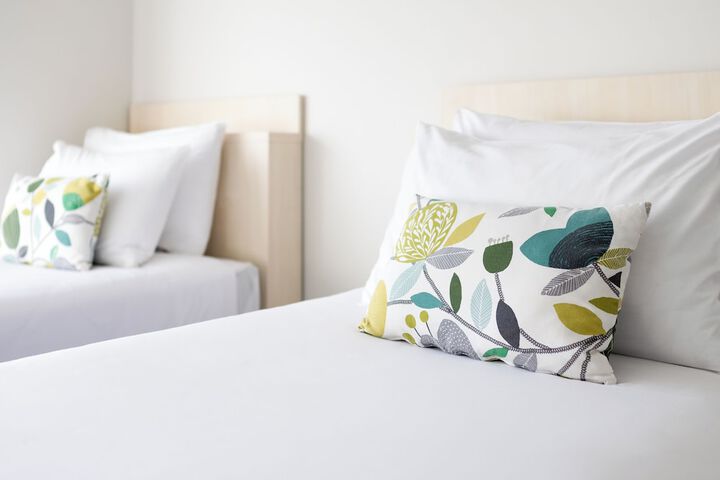 Room 18 of 99