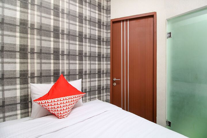 Room 11 of 22
