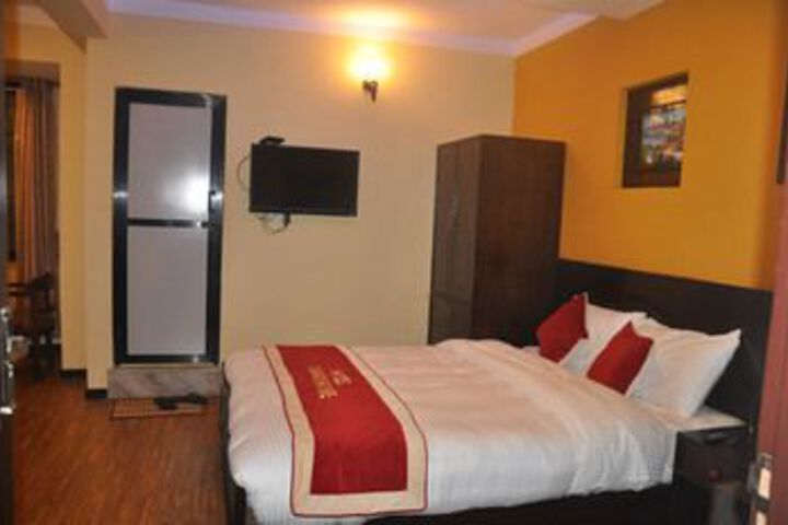 Room 18 of 34