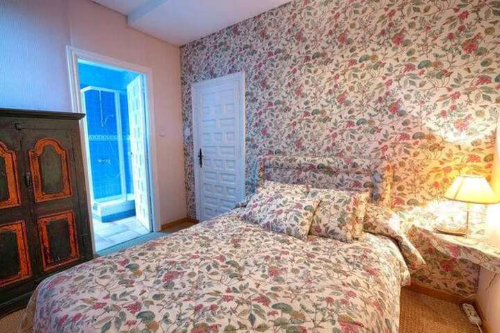 Room 11 of 90