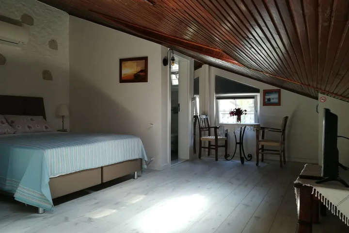Room 5 of 20
