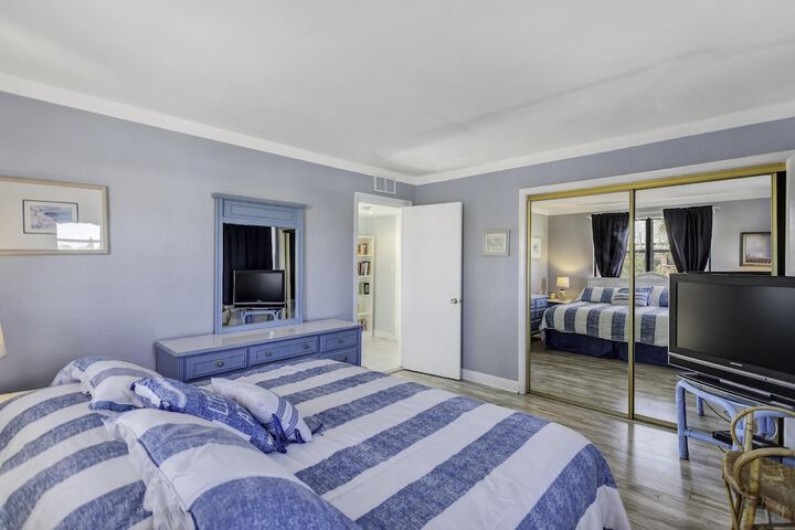 Room 34 of 325