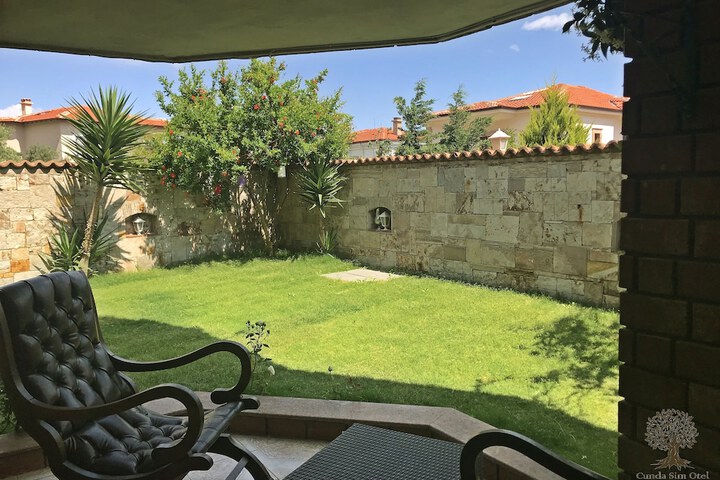 Terrace/Patio 8 of 32