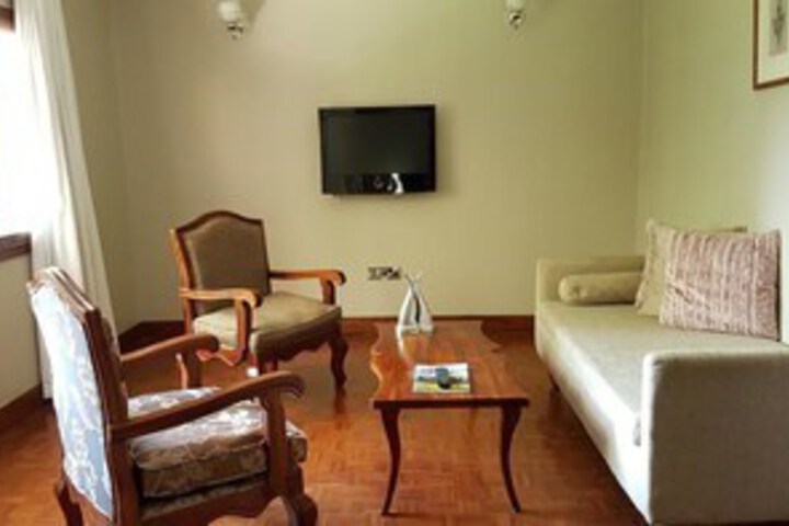 Room 11 of 33