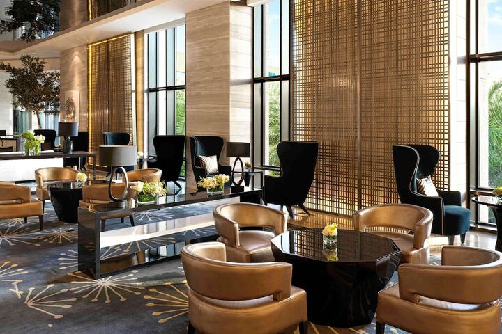 Lounge 200 of 268