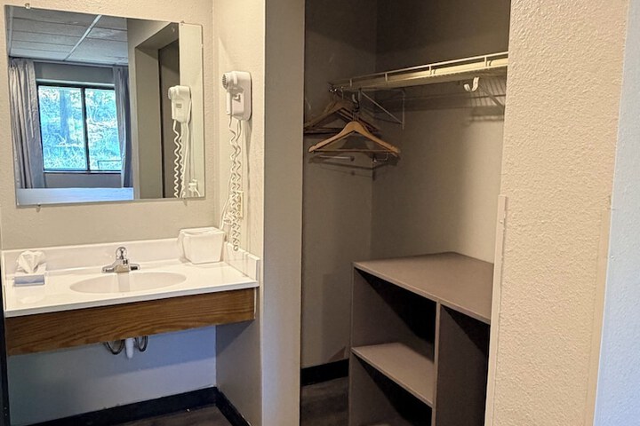 Room 71 of 90