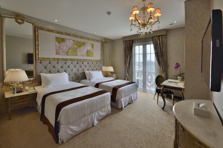 Room 4 of 30