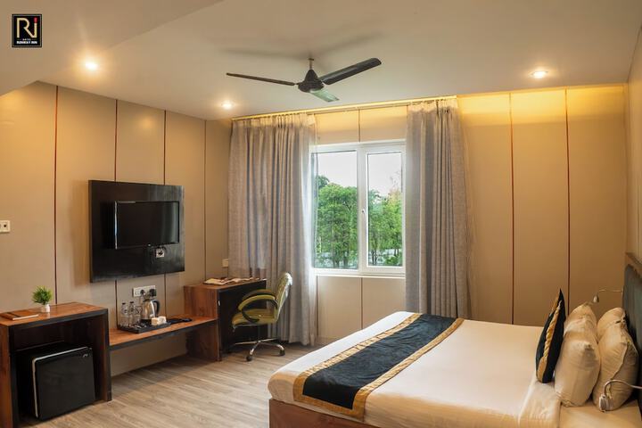 Room 32 of 69