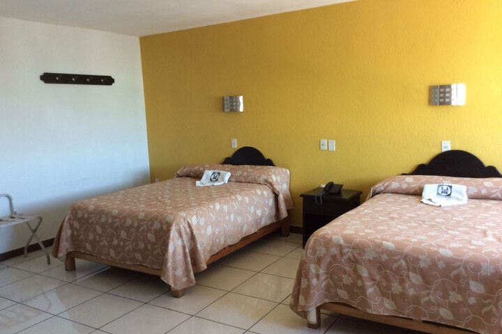 Room 9 of 28