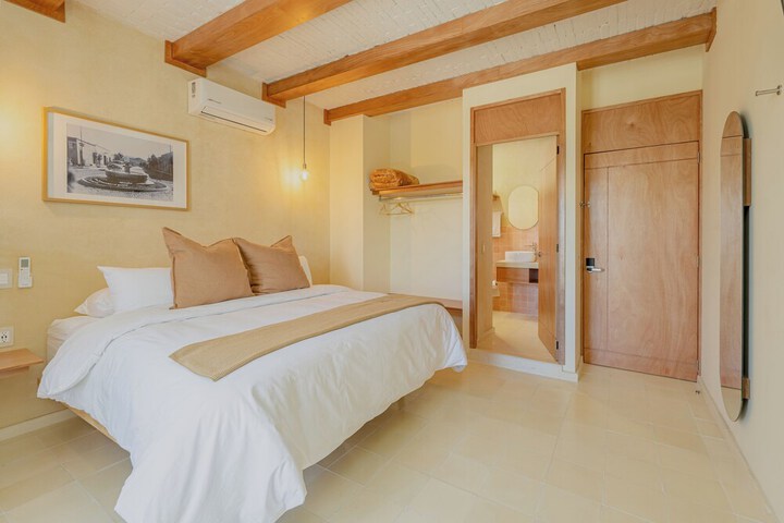 Room 8 of 21