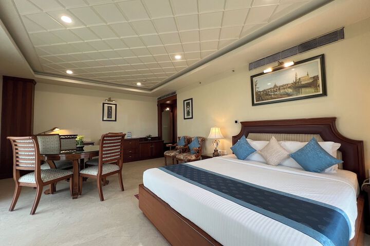 Room 27 of 164