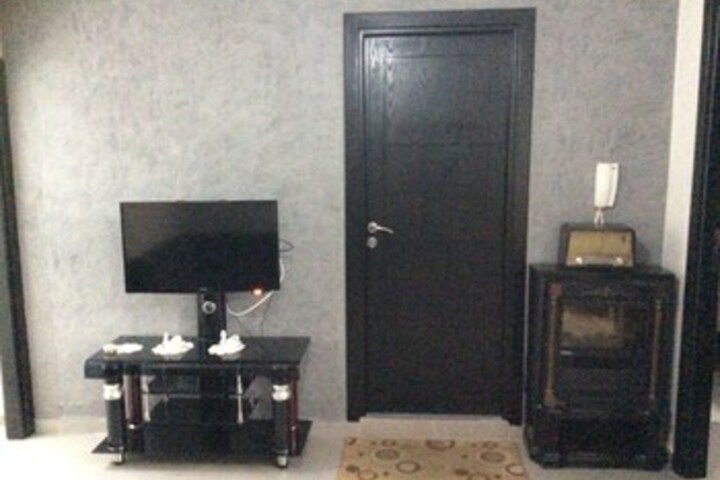 Room 32 of 35