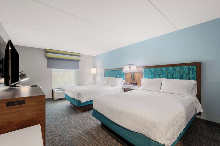 2 Queen Beds (6 of 9)