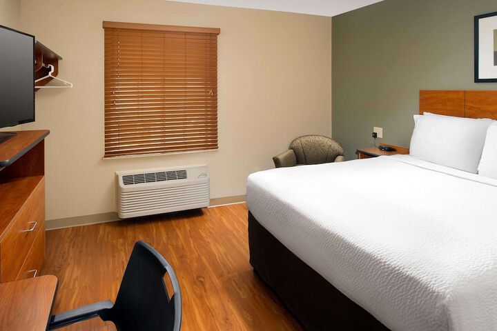 Room 8 of 24