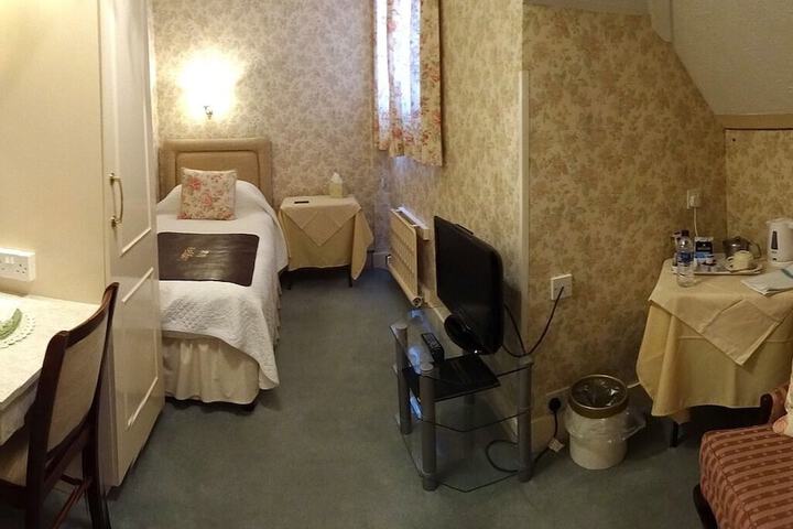 Room 5 of 29