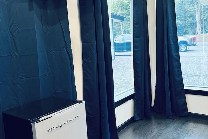 Room 8 of 16