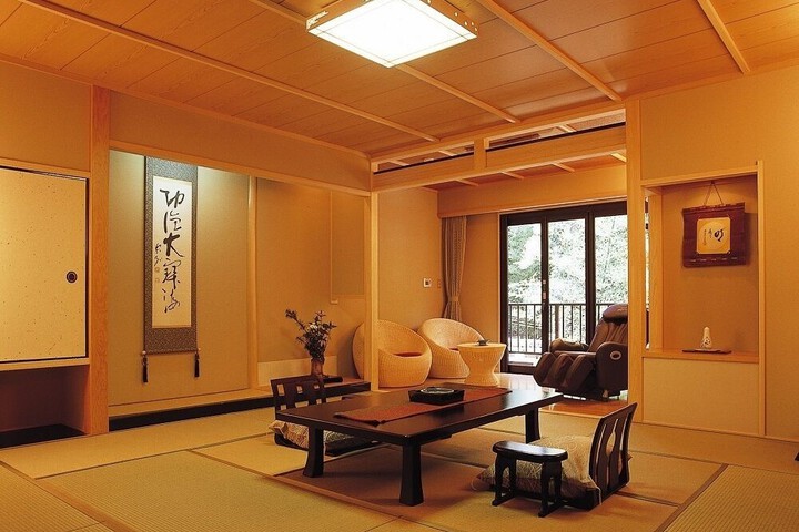 Room 17 of 42
