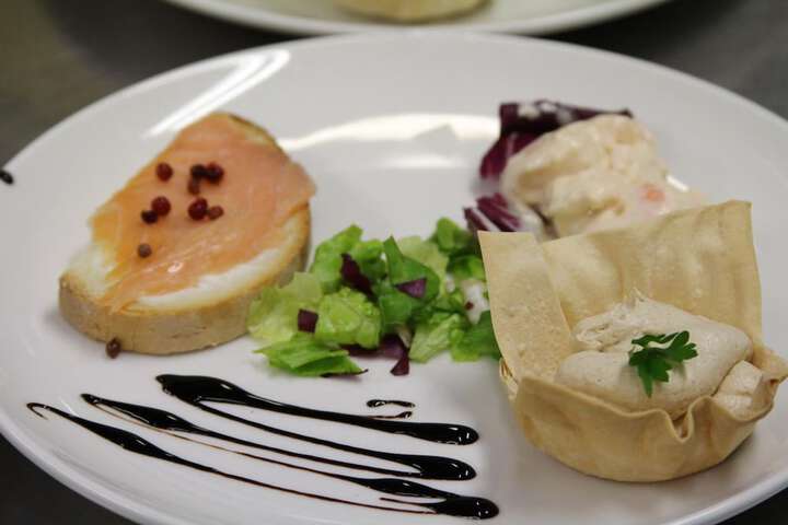 Dining 38 of 63