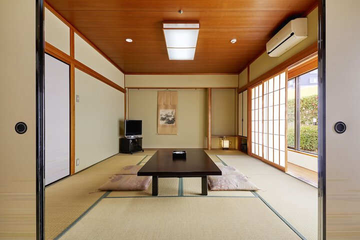 Room 9 of 84