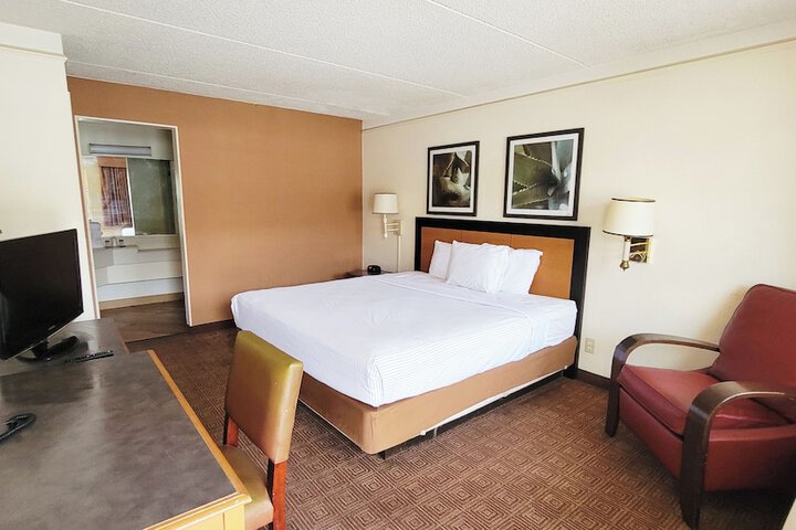 Room 4 of 10