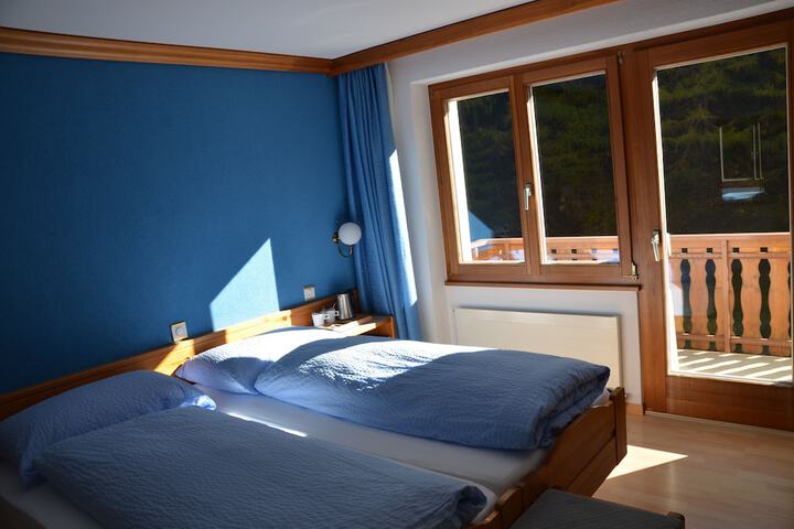 Room 16 of 94