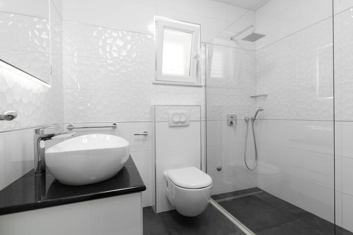 Room 34 of 45