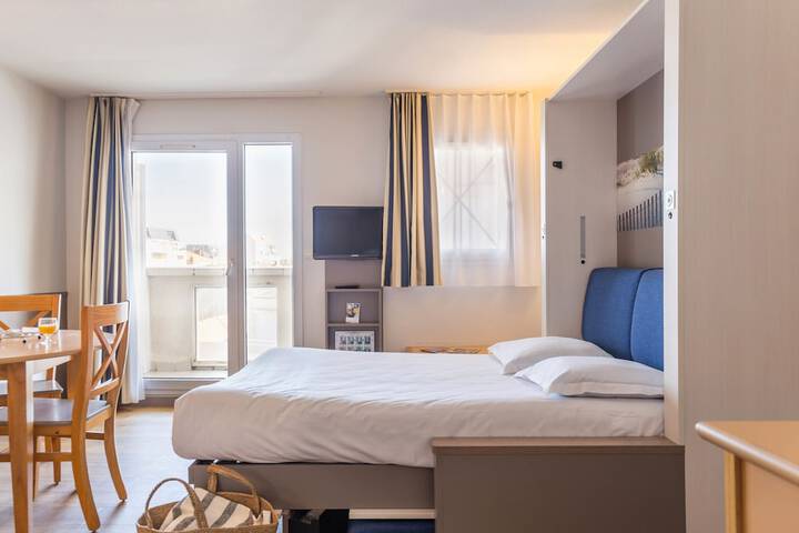 Room 14 of 39