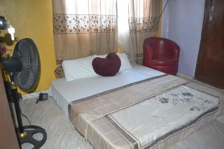 Room 15 of 22