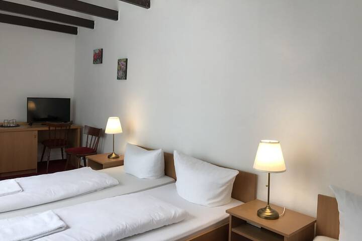 Room 11 of 31