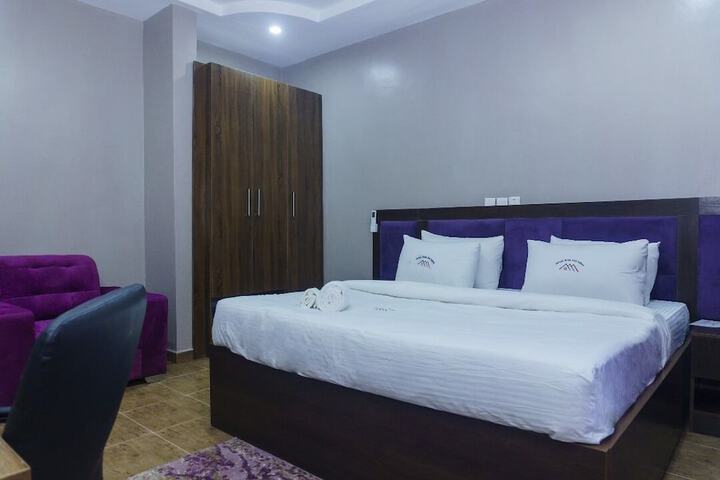 Room 8 of 26
