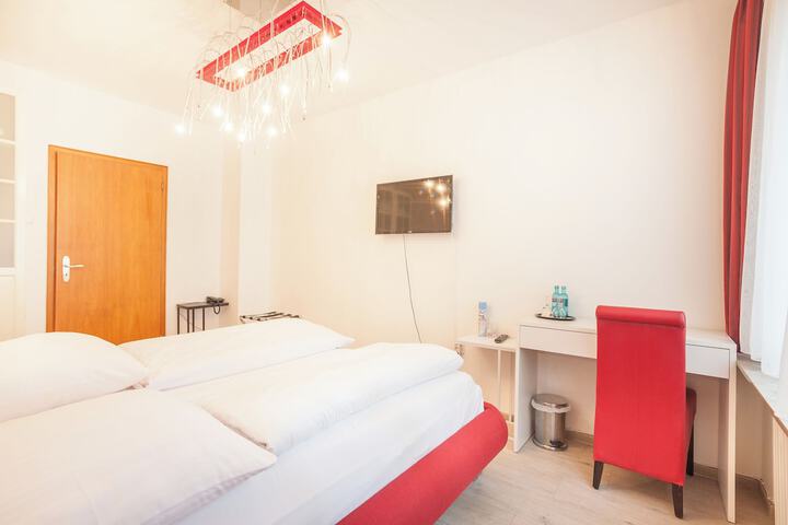 Room 12 of 48