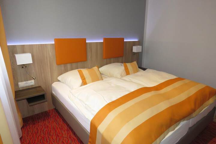 Room 9 of 61