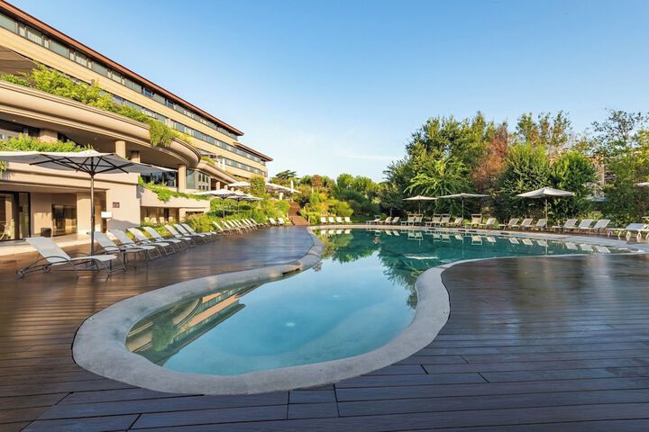 Pool Hotel