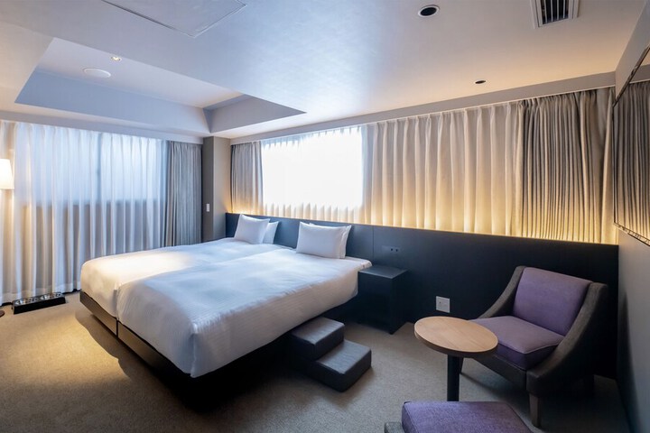 Room 10 of 53