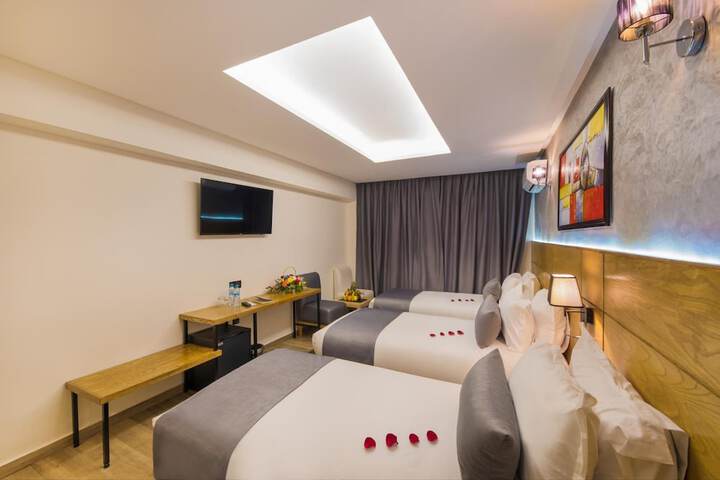 Room 13 of 34